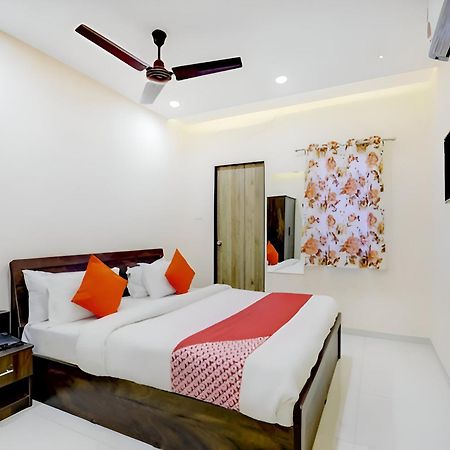 Hotel Blue Leaf Rajkot Exterior foto